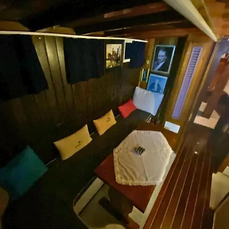 Úszó hotel Star 1 *