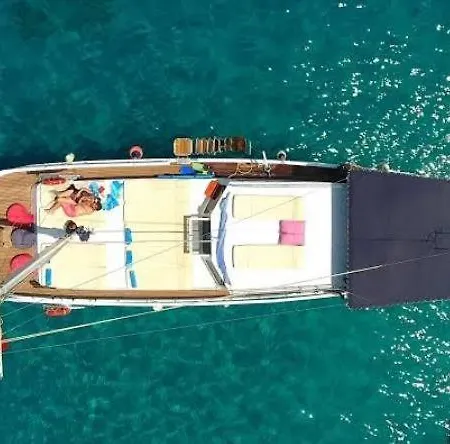 Úszó hotel Star 1 Kaş